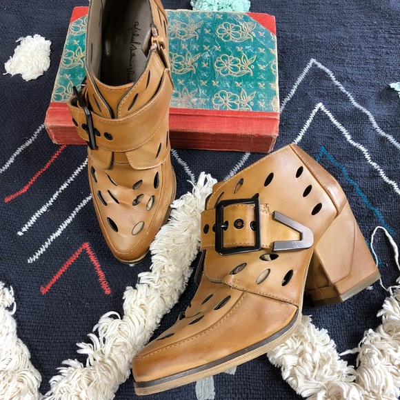 Michael Antonio Shoes - Michael Antonio Studio Leather Booties